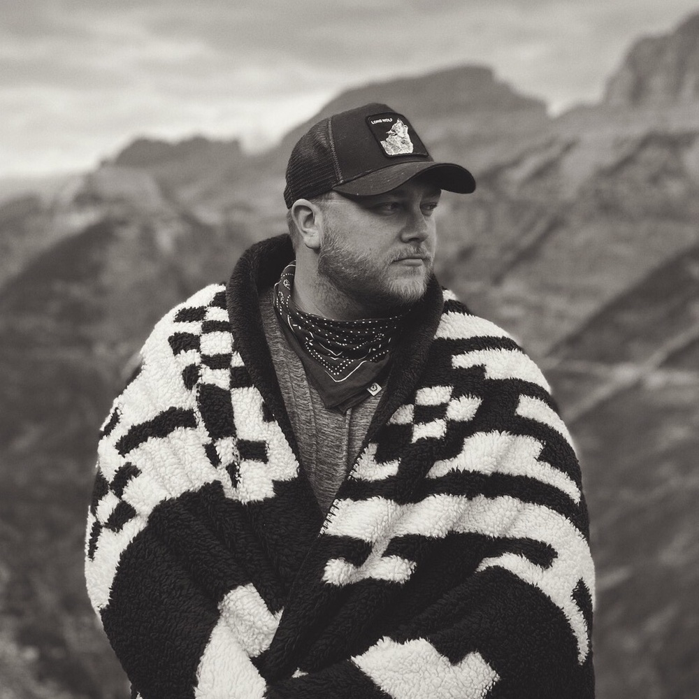 Meet your Posher, Troy